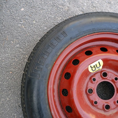 Car tire Pirelli 135/80/13