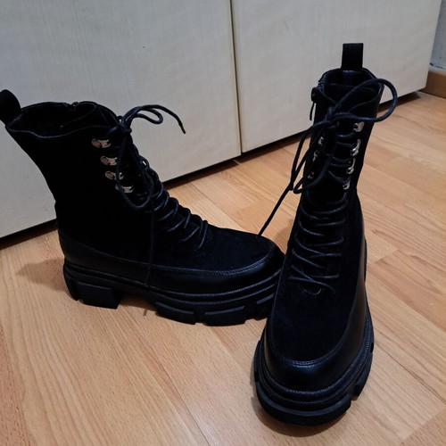 Hiking boots like new, size 38, black suede and eco leather