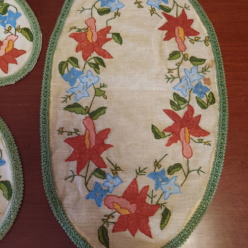Handmade old table linen set used, 30x50 and 18x25 cm