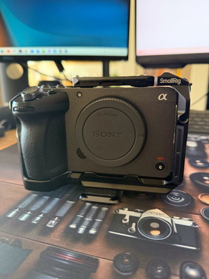 Sony FX30 Cinema Line like new with full cage kit Smallrig