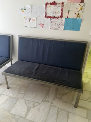Μεταλλικά έπιπλα αναμονής μεταχειρισμένα, σετ με καναπέ και καρέκλα