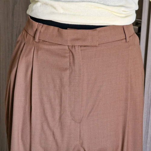 High-waisted pleated pants new, 100% wool, brown