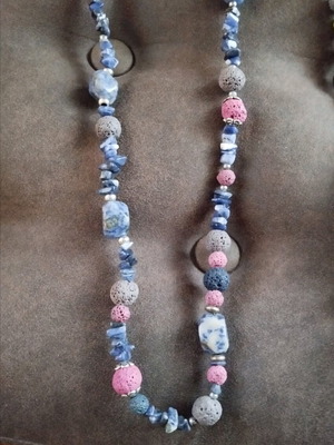 Handmade necklace with gray-blue lava stone, blue sodalite and pink agate 30cm like new