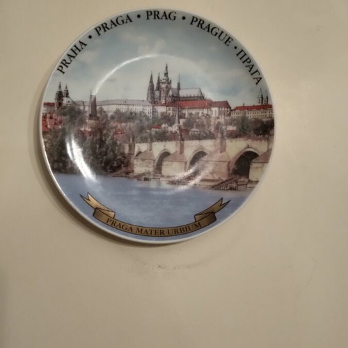Porcelain decorative wall plates, like new, pack of 4