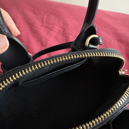 Pinko mini leather satchel σαν καινούργιο, μαύρη με χρυσές λεπτομέρειες