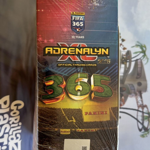 Panini FIFA 365 2025 Adrenalyn XL Paok box with limited edition cards