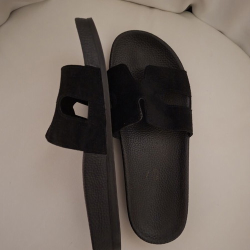 Black velvet slippers size 38