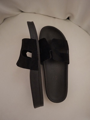 Black velvet slippers size 38