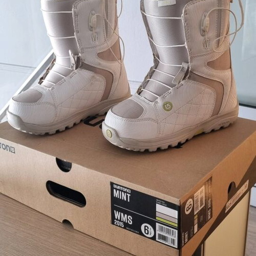 Burton snowboard boots like new, size 37