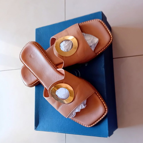Leather women's sandals like new, size 41, tan with gold detail