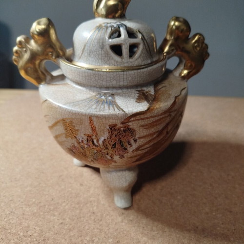 Kutani incense burner handpainted Japanese used, 17 cm height