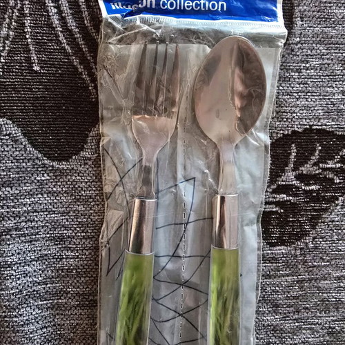 Various kitchen items like new, pack