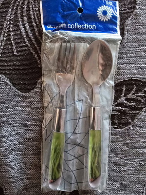 Various kitchen items like new, pack