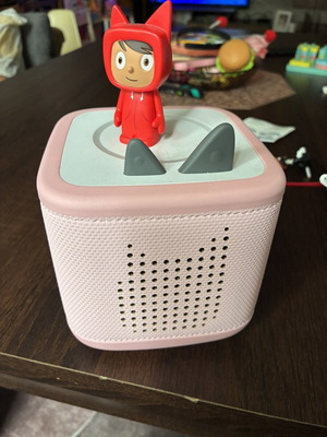 Tonies Toniebox Portable Audio System for Kids New, Cloud Pink