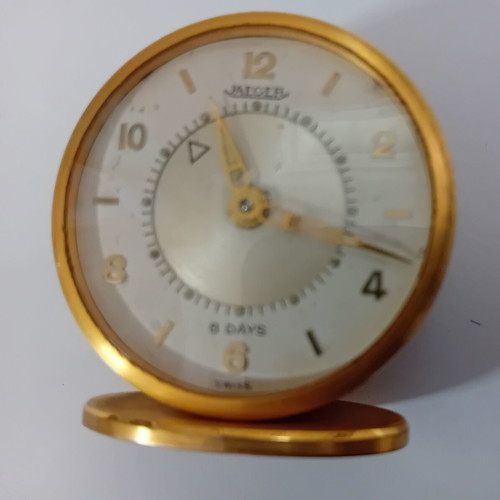 Mechanical collectible table clock