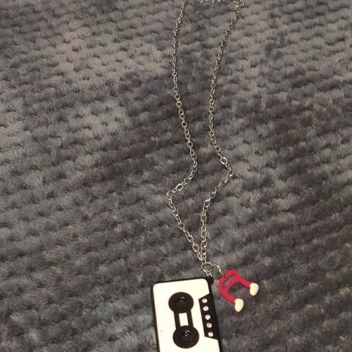 Cassette necklace with note pendant