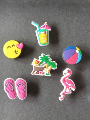 Crocs Charms Sea Love set like new, multicolor and turquoise