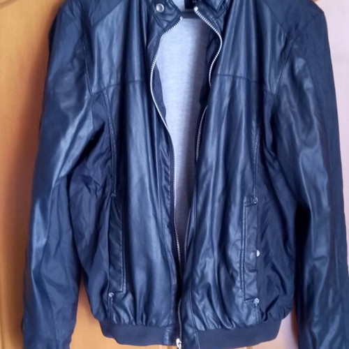 Pull & Bear leather jacket large like new, black