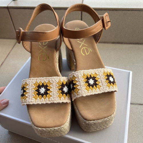 Exe platform sandals like new, size 37, beige and yellow