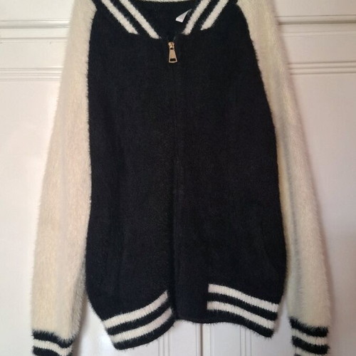 Fuzzy cardigan with bees Large like new, black and white