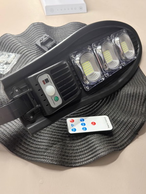 Led solar light σαν καινούργιο (μόνο με Boxnow)