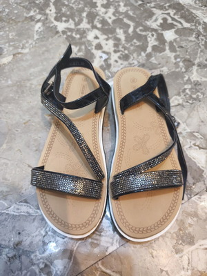 Bozikis flatform sandals black and white like new, size 39