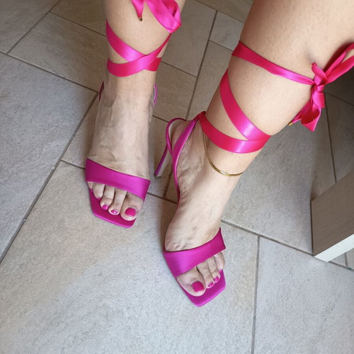 Pink high-heeled sandals with ankle ties, size 41