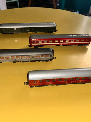 Lima H0 passenger train cars used, pack of 4 pieces