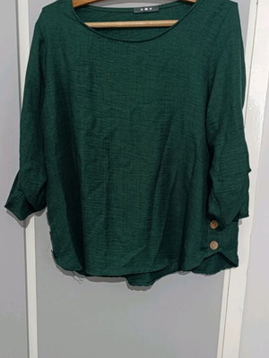 Women's green blouse like new