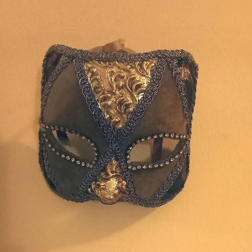 Vintage μάσκα Βενετίας βελούδινη σε μαύρο και χρυσό, σαν καινούργιο