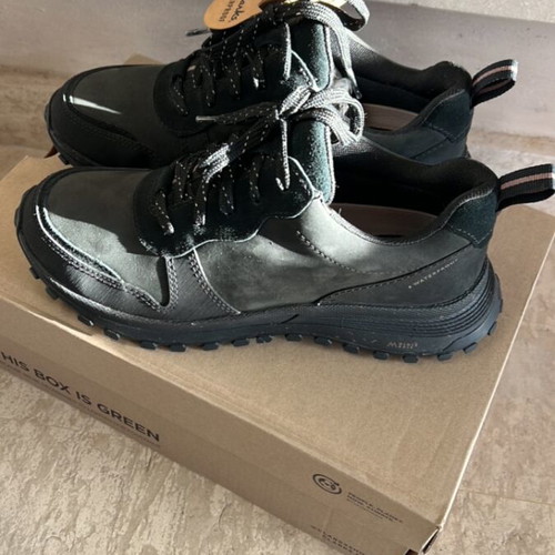 Clarks 38 Waterproof Athletic Shoes New Black Genuine Nubuck Leather