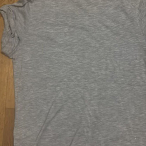 Grey women's t-shirt medium like new with strass pocket Limited