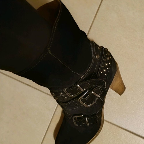Italian leather ankle boots like new, size 39, black