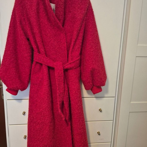 Lumina boucle coat red like new