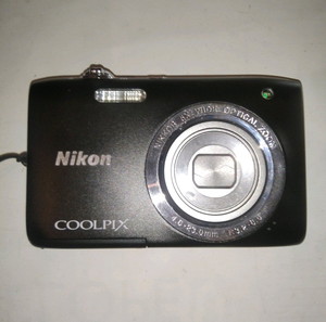 NIKON "Coolpix S2800" 20.1 MP + 4GB SDHC Memory Card (Digital Camera)