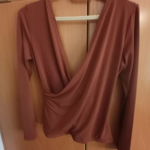 Estee Collection Women's Brown Medium Wrap Shirt like new