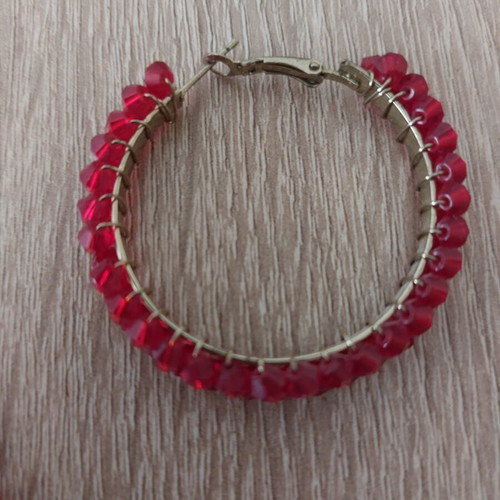Hoop earrings like new with red beads