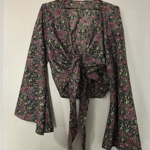 Boho wrap blouse with bell sleeves and tie, like new, multicolor