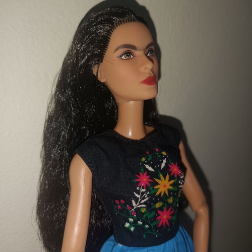 Barbie Frida Kahlo Inspiring Women doll used, original dress