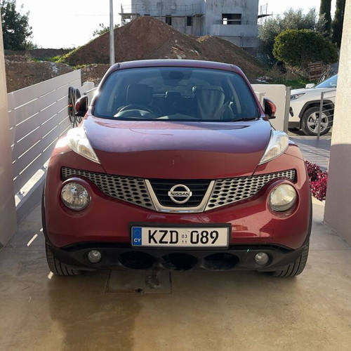 Nissan Juke 2011 1.6 automatic used, red