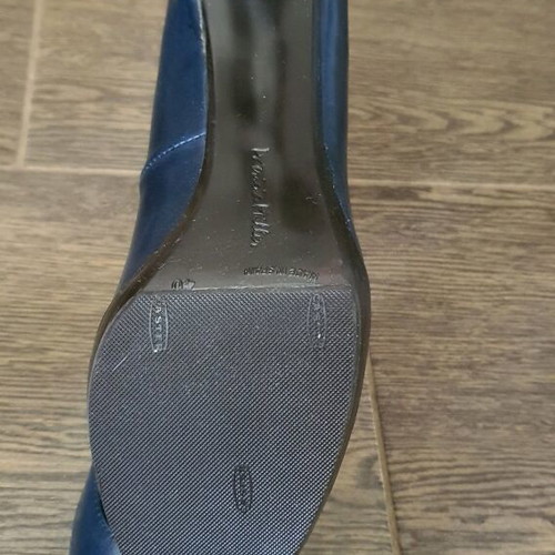 Patricia Miller blue pumps like new, size 40