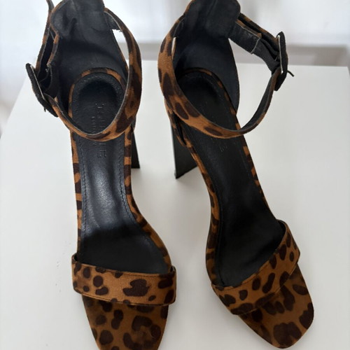 Truffle Collection Leopard Print Sandals like new, size 38, block heel