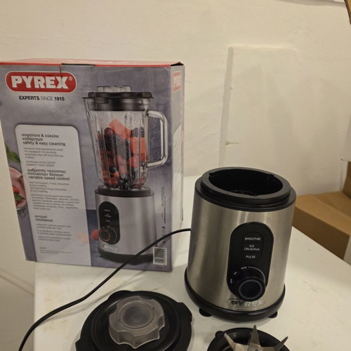 Pyrex blender base with extra motor, missing glass jar