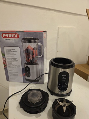 Pyrex blender base with extra motor, missing glass jar