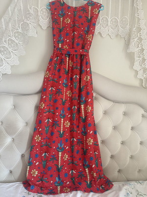 Karavan one size dress like new with beautiful back