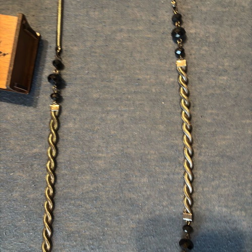 Unique silver necklace like new made of stainless steel