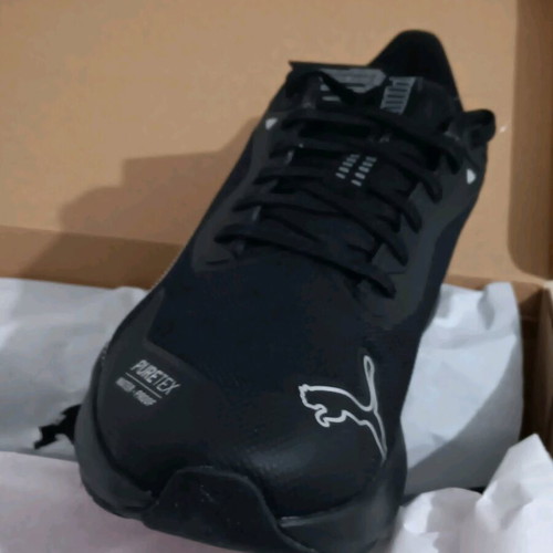 Puma sport shoes size 43 waterproof, new