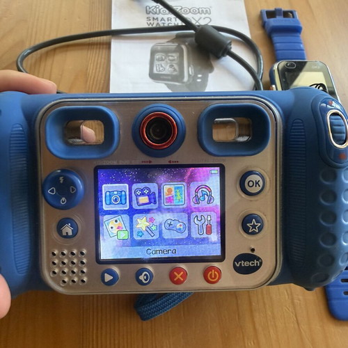 Kidizoom smart watch and camera used, rechargeable watch, multilingual camera