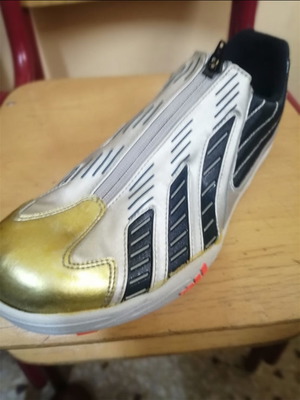 Adidas στίβου spikes bolt καινούργια, μέγεθος 45, γκρι