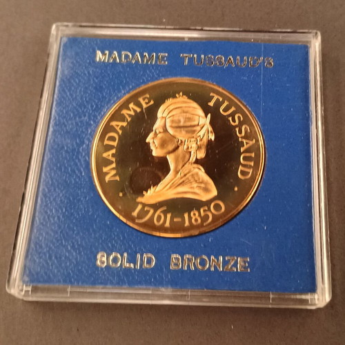 Madame Tussaud 1984 medal new